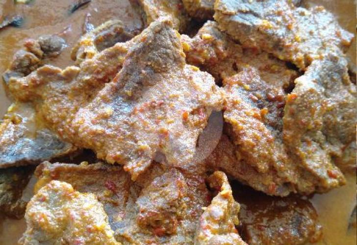 Rendang Otentik di Jantung Cilacap: RM Sungai Batuang